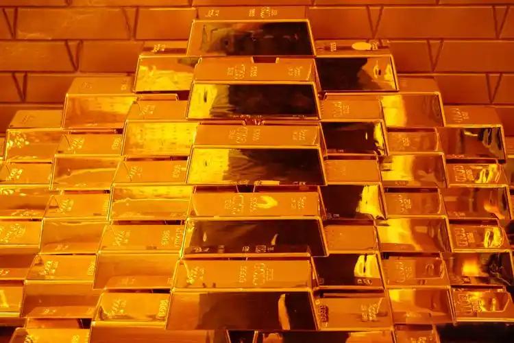 8月1日关税大限临近，欧美谈判僵局难破，黄金避险需求持续发酵