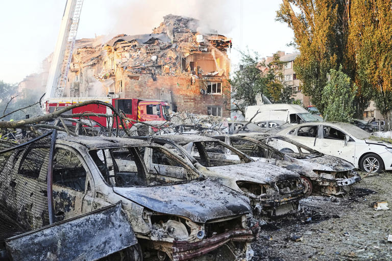 俄罗斯大规模空袭基辅致8人死亡，地缘风险升温提振黄金